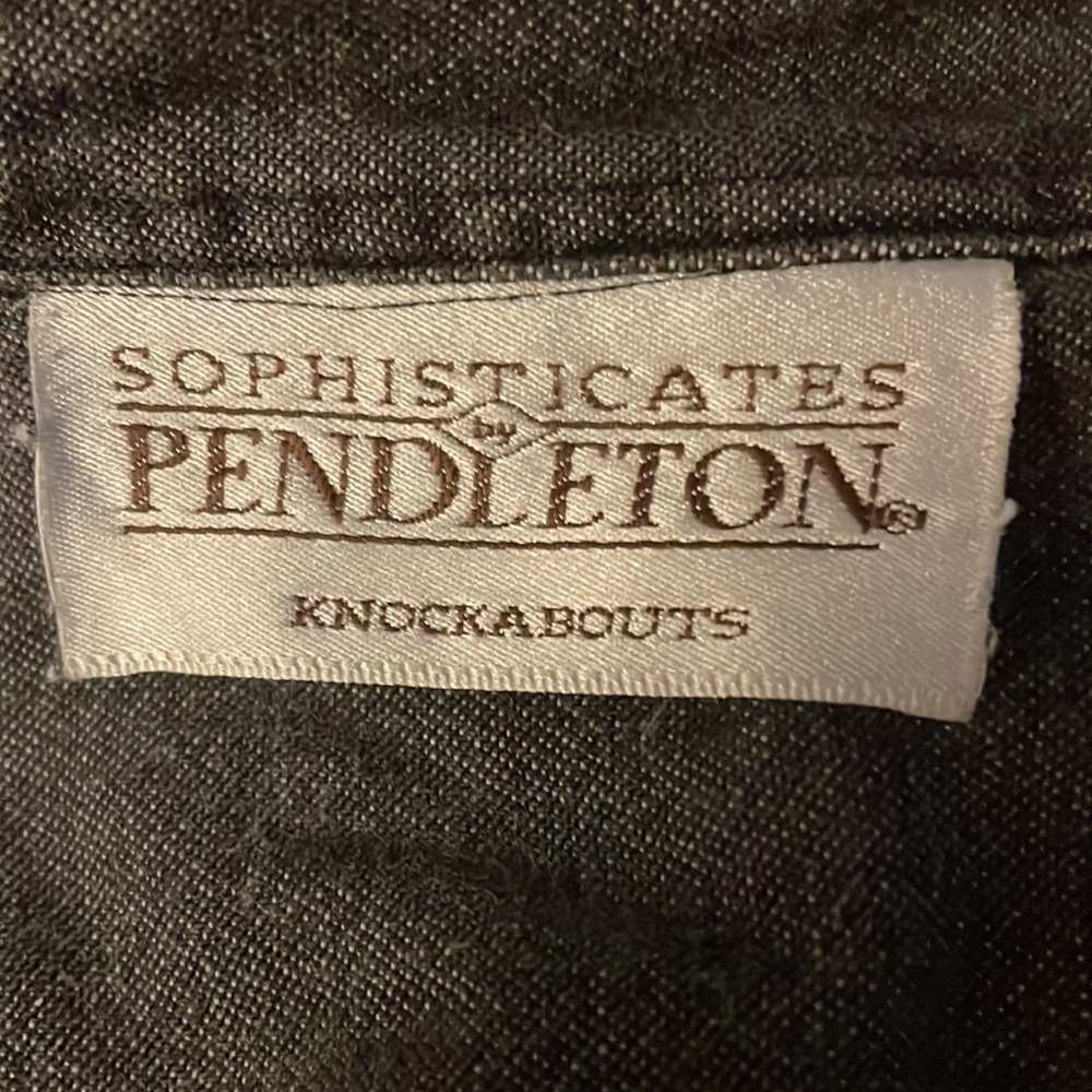 Vintage Pendleton embroidered button up - image 5